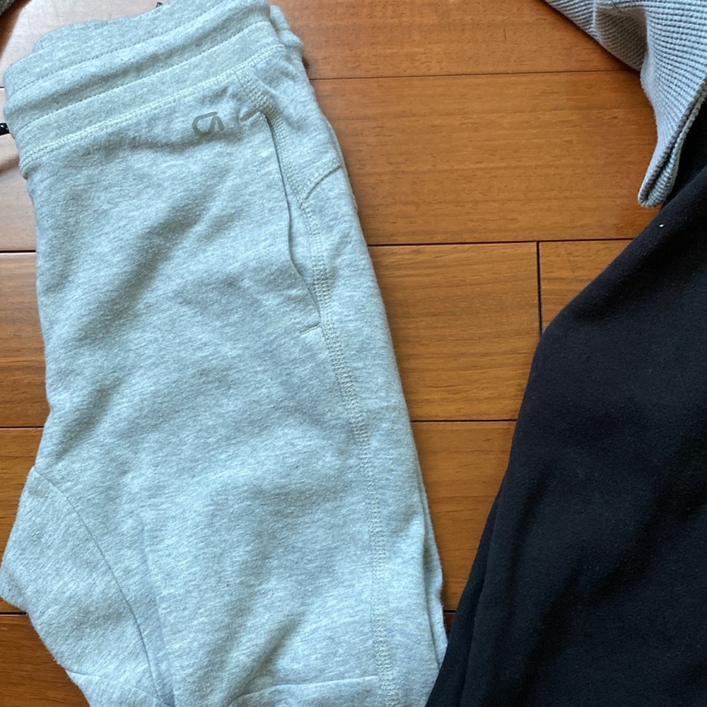 Gap boys 6/7 sweatpants and sweatshirt - Picture 4 of 4